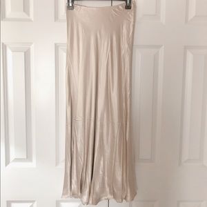 H&M women’s calf-length skirt size 4 NEW